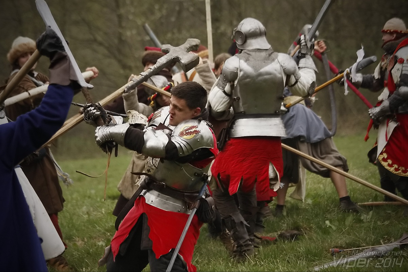 Illustration for article titled Fans Bring Warhammer To Life On A Battlefield